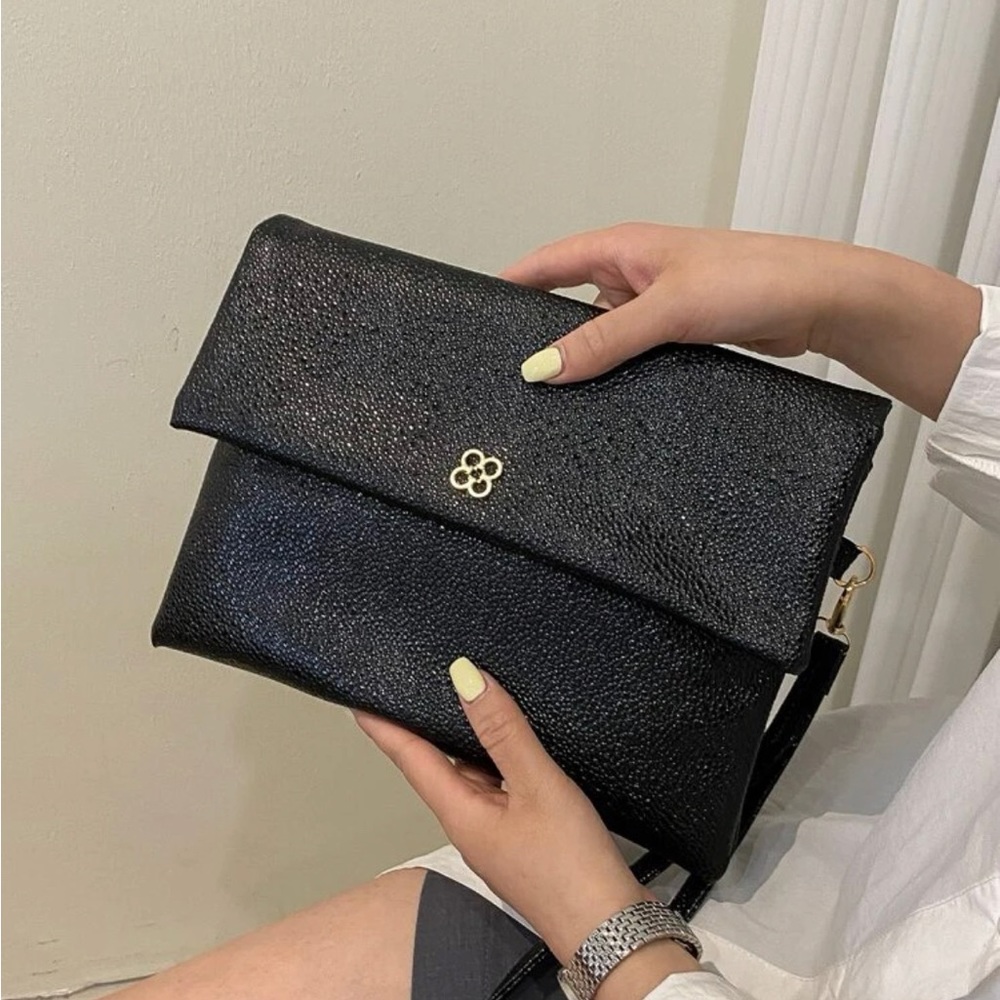 Lucky Clover Black Wristlet NWOT - Picture 2 of 5